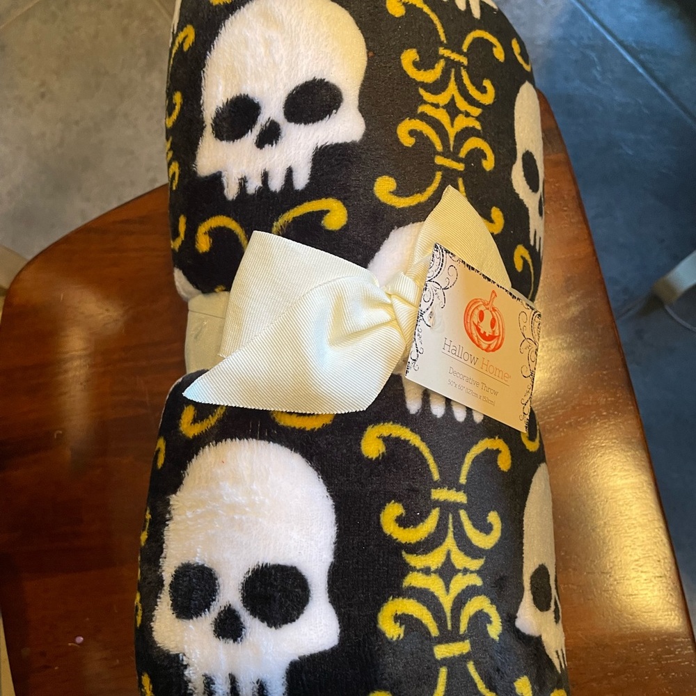 Hallow home beautiful skull Halloween blanket